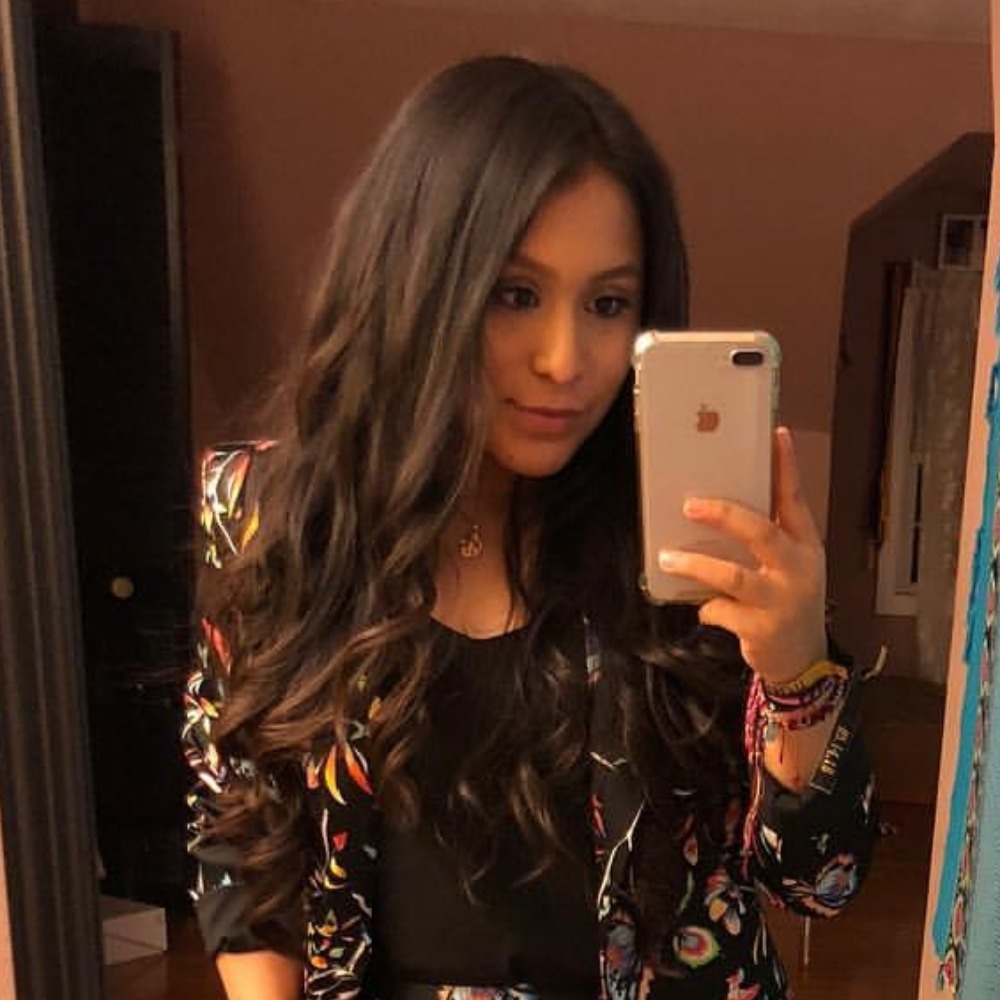 Meet your Posher, Laura